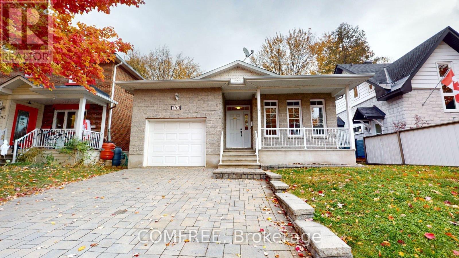 253 GOULBURN AVENUE|Ottawa, Ontario K1N8E5