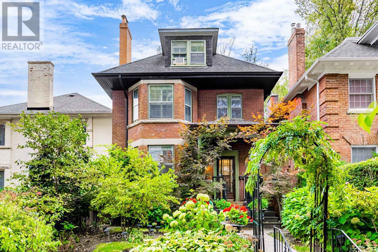 Property image for 38 FOXBAR ROAD|Toronto (Yonge-St. Clair), Ontario M4V2G6