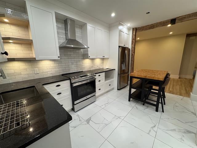 4112 Av. des Érables|Montréal (Le Plateau-Mont-Royal), Quebec H2K3V8