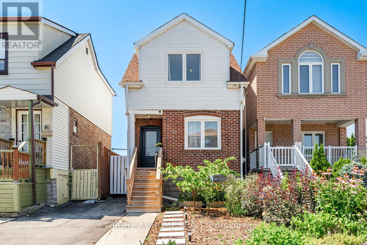 Property image for 136 AVON AVENUE|Toronto (Rockcliffe-Smythe), Ontario M6N3W9