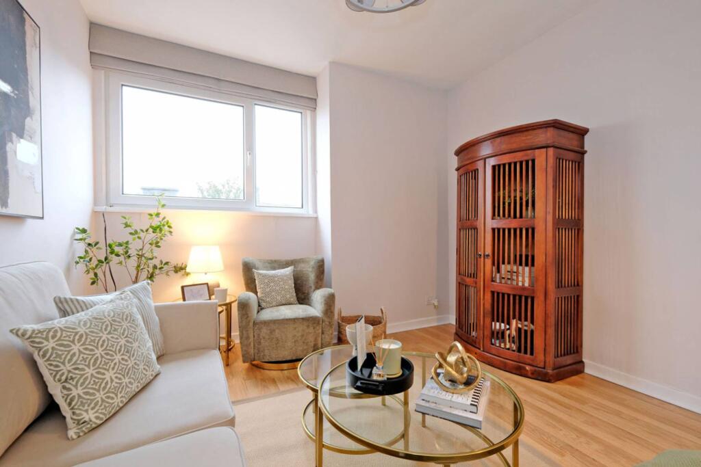 Additional image 4 of Top Floor 46 Esslemont Avenue, Rosemount, Aberdeen, AB25 1SQ