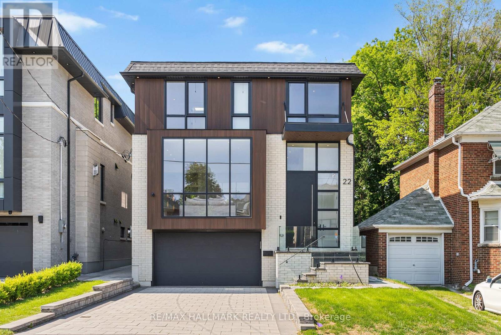 Property image for 22 DIVADALE DRIVE|Toronto (Leaside), Ontario M4G2N9