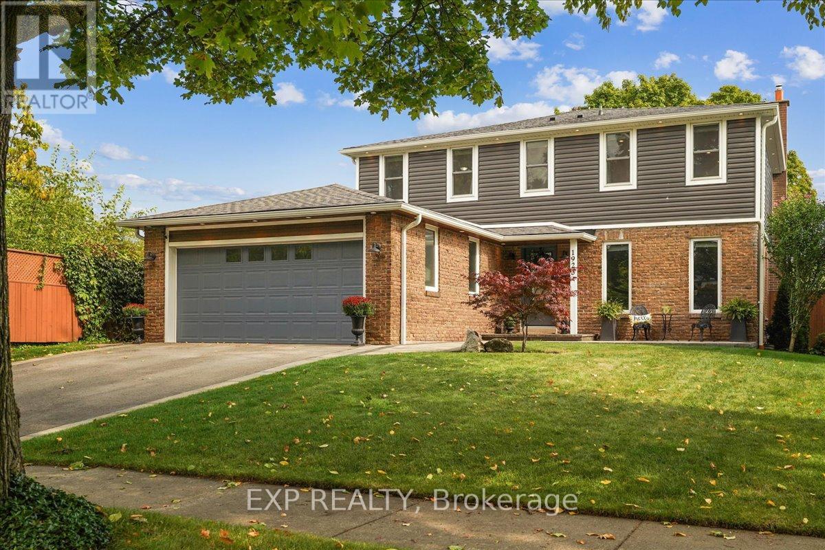 Property image for 1923 STEEPBANK CRESCENT|Mississauga (Applewood), Ontario L4X1T9