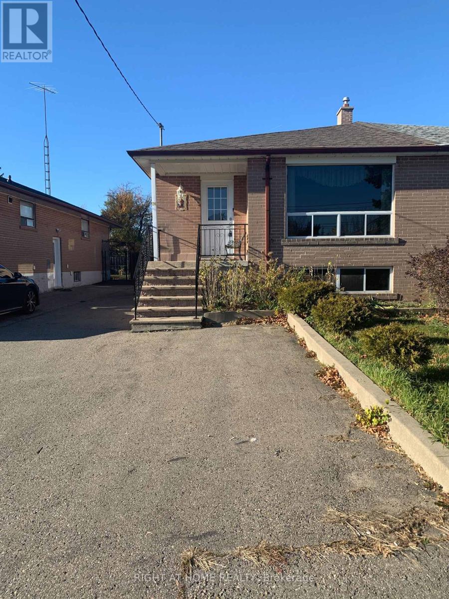 Property image for 24 DEAN STREET|Brampton (Brampton East), Ontario L6W1M6