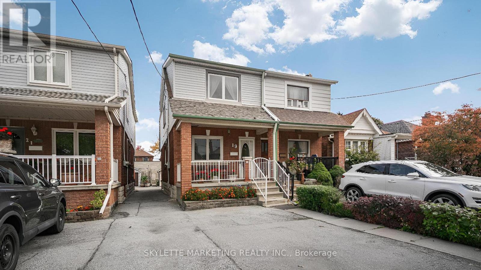 Property image for 19 MIRANDA AVENUE|Toronto (Briar Hill-Belgravia), Ontario M6E4G1