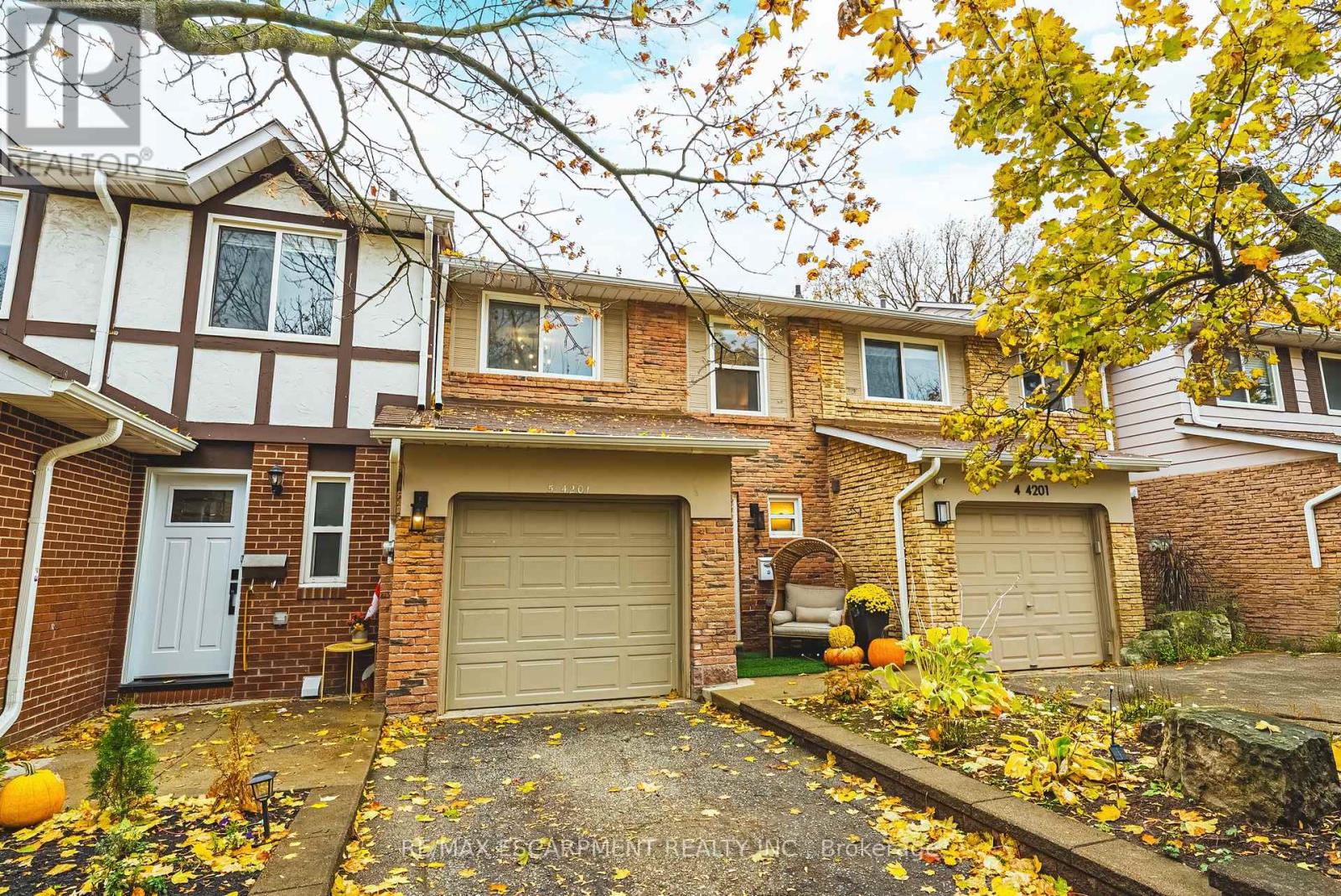 Property image for 5 - 4201 LONGMOOR DRIVE|Burlington (Shoreacres), Ontario L7L5J9