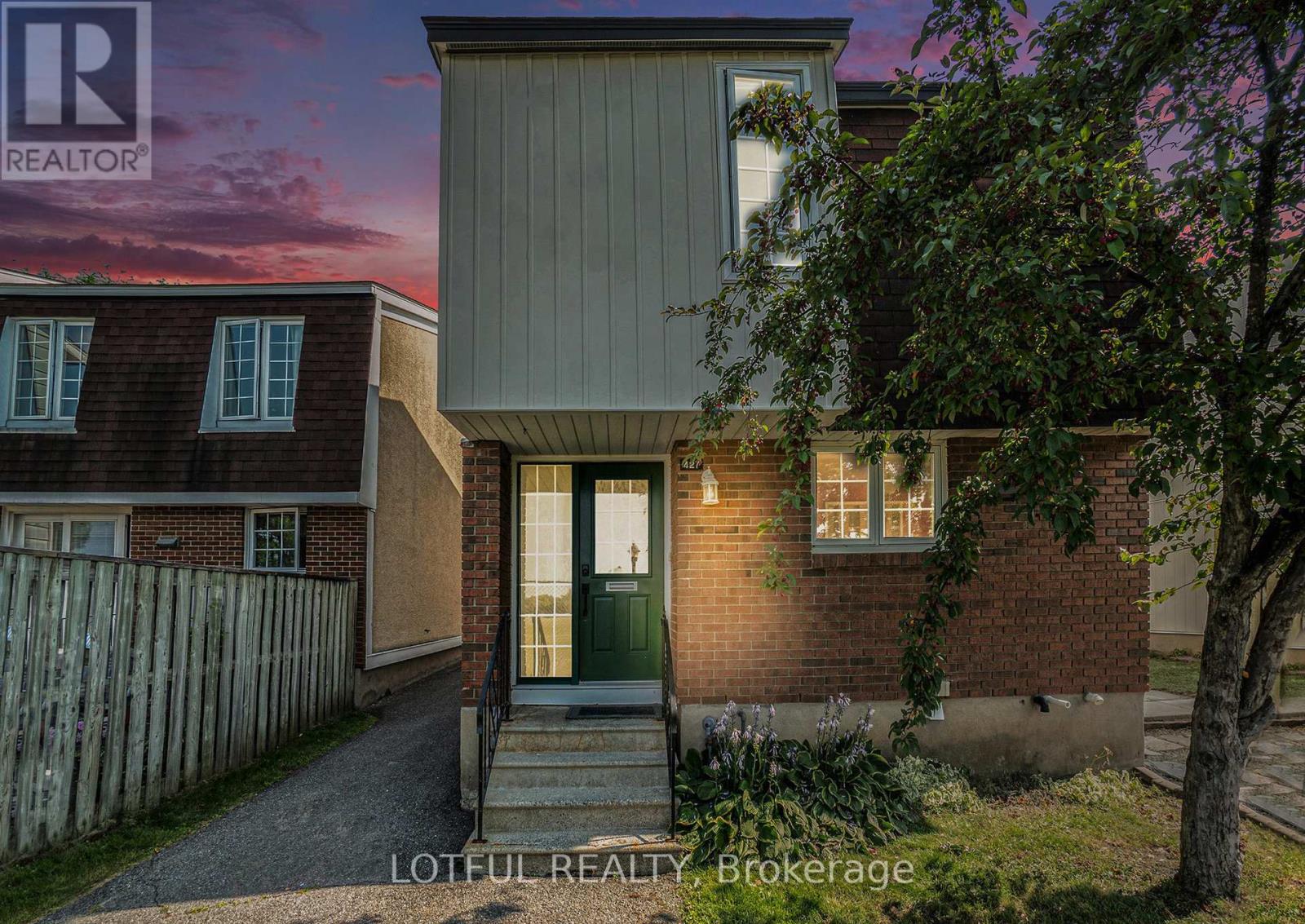 427 KINTYRE PRIVATE|Ottawa, Ontario K2C3M9