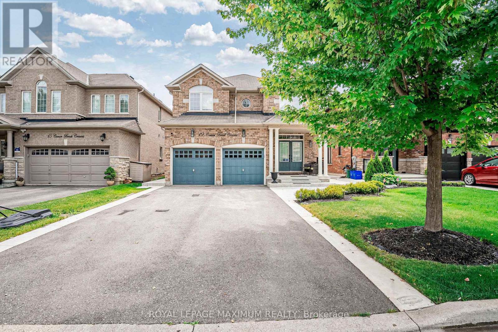 Property image for 19 CORNER BROOK CRESCENT|Vaughan (Vellore Village), Ontario L4H0J7