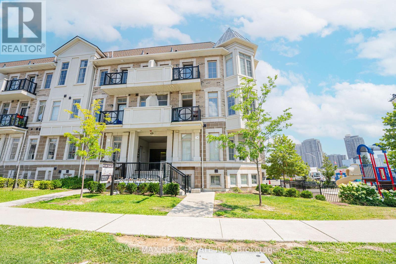 Property image for 2 - 62 PRESTON MEADOW AVENUE NE|Mississauga (Hurontario), Ontario L4Z1B1