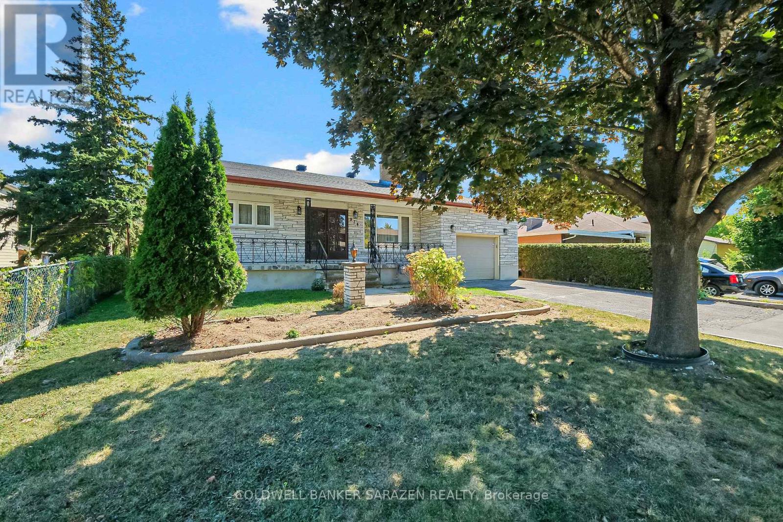 Property image for 974 GREENBRIAR AVENUE|Ottawa, Ontario K2C0J7