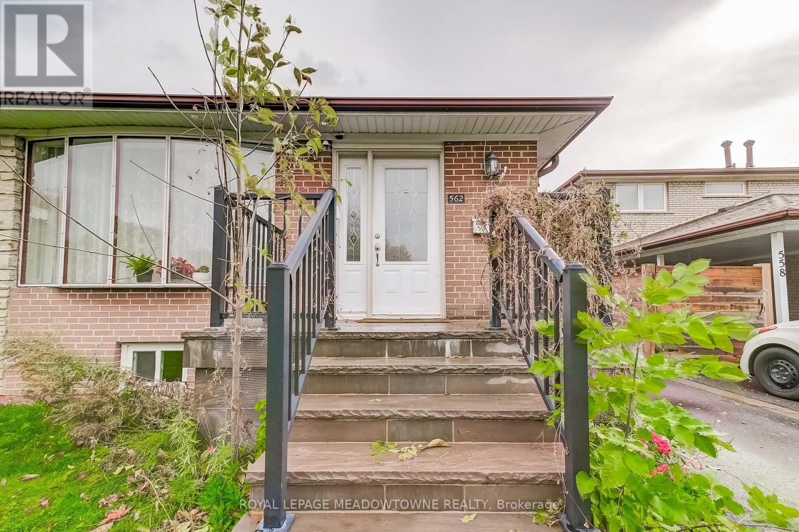 Property image for 562 RAPHAEL AVENUE|Mississauga (Mineola), Ontario L5G1W8