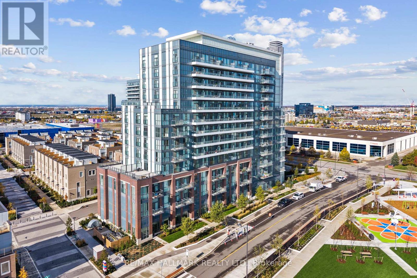 Property image for 511 - 60 HONEYCRISP CRESCENT|Vaughan (Vaughan Corporate Centre), Ontario L4K0N5