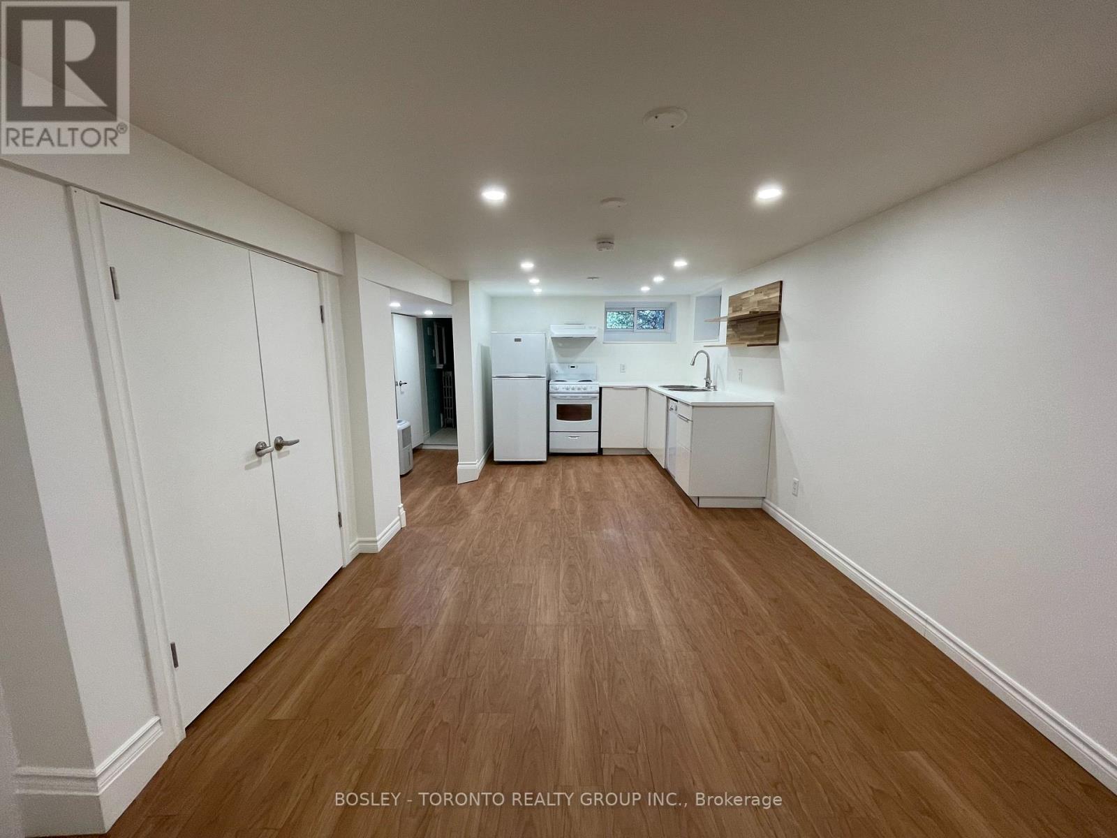 Property image for LOWER - 216 GEOFFREY STREET|Toronto (High Park-Swansea), Ontario M6R1P8