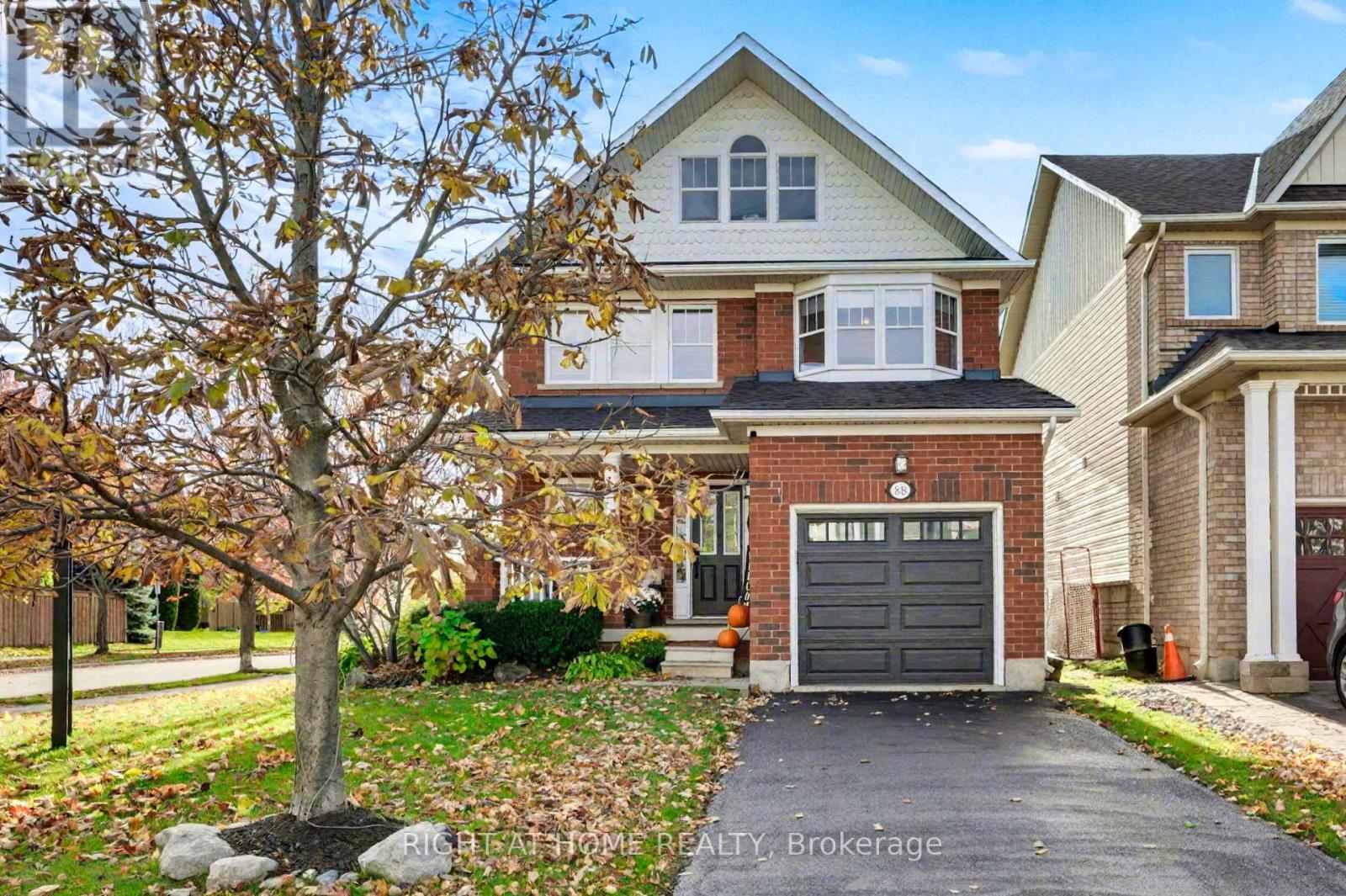 Property image for 88 BUTTERCUP CRESCENT|Hamilton (Waterdown), Ontario L8B0Y1