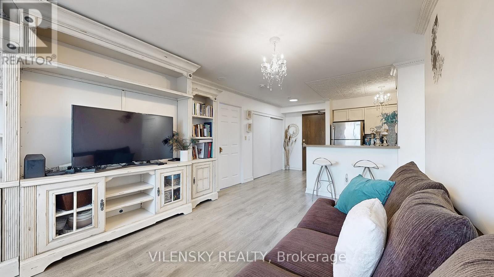 Property image for 215 - 39 ONEIDA CRESCENT|Richmond Hill (Langstaff), Ontario L4B4T9