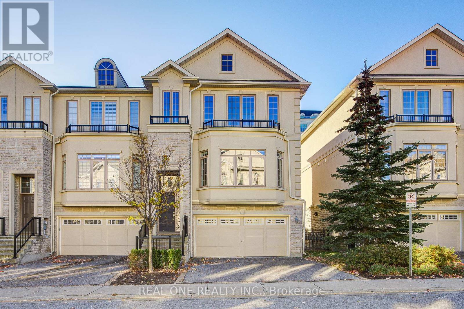 Property image for 71 BLOORVIEW PLACE|Toronto (Don Valley Village), Ontario M2J0B2