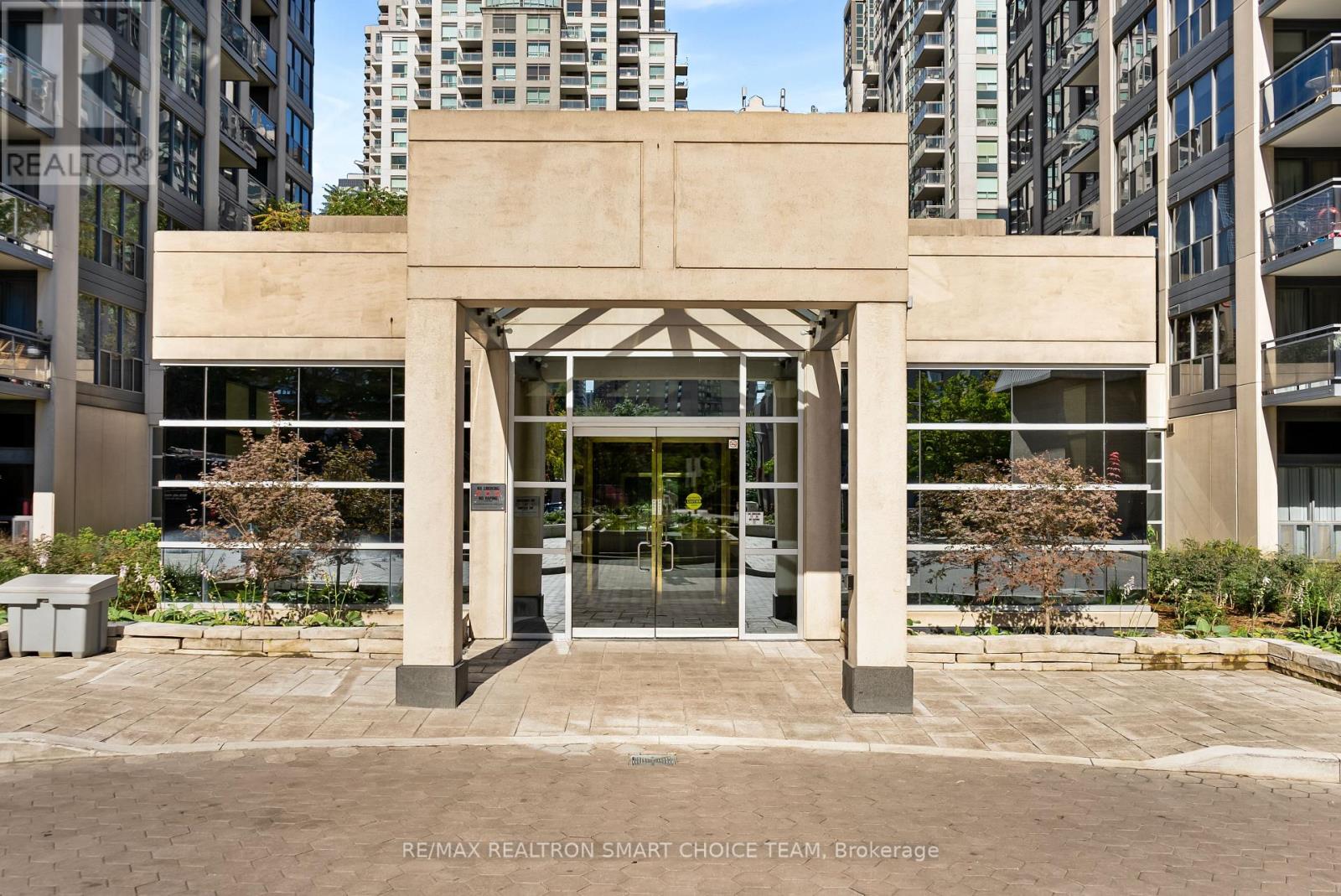 Property image for 1211 - 28 HOLLYWOOD AVENUE|Toronto (Willowdale East), Ontario M2N6S4