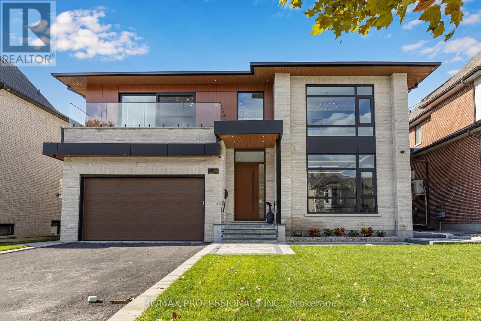 122 ASHBOURNE DRIVE|Toronto (Islington-City Centre West), Ontario M9B4H8