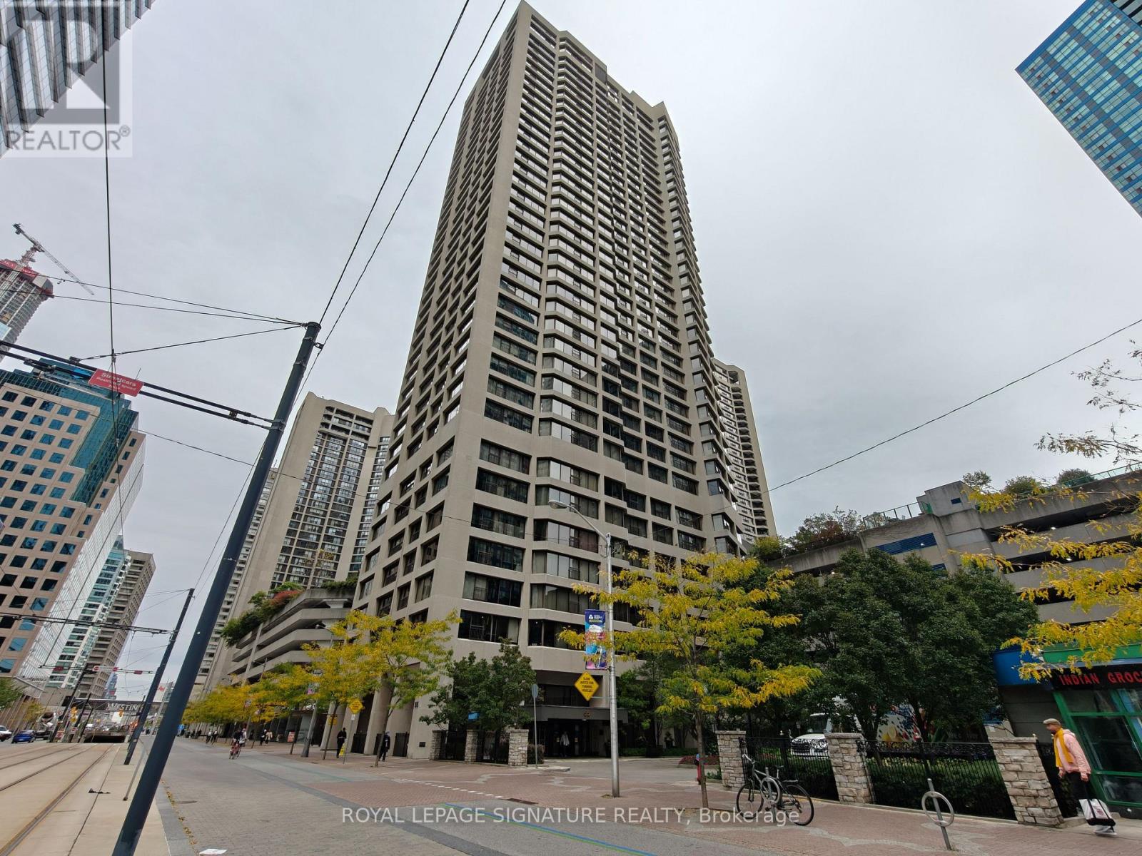 Property image for 512 - 55 HARBOUR SQUARE|Toronto (Waterfront Communities), Ontario M5J2L1