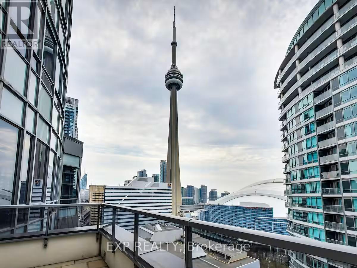 Property image for 814 - 20 BLUE JAYS WAY|Toronto (Waterfront Communities), Ontario M5V3W6