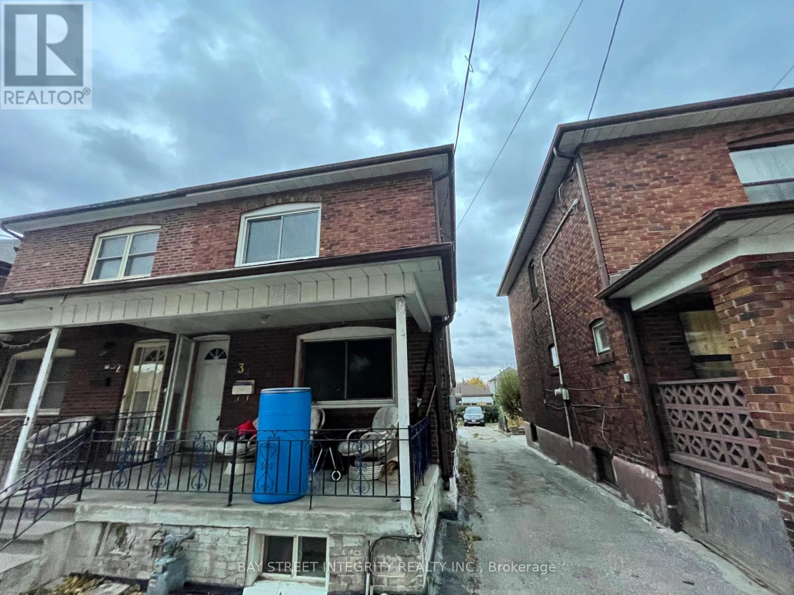 Property image for MAIN - 34 CHAMBERLAIN AVENUE|Toronto (Briar Hill-Belgravia), Ontario M6E4J8