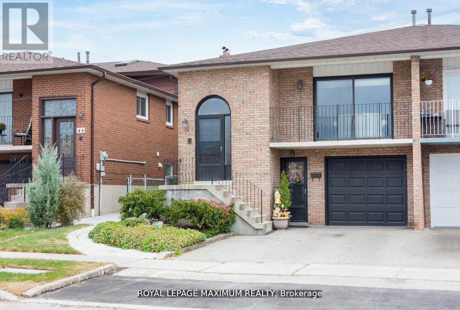 Property image for 44 FLAGSTICK COURT|Toronto (York University Heights), Ontario M3J3B8