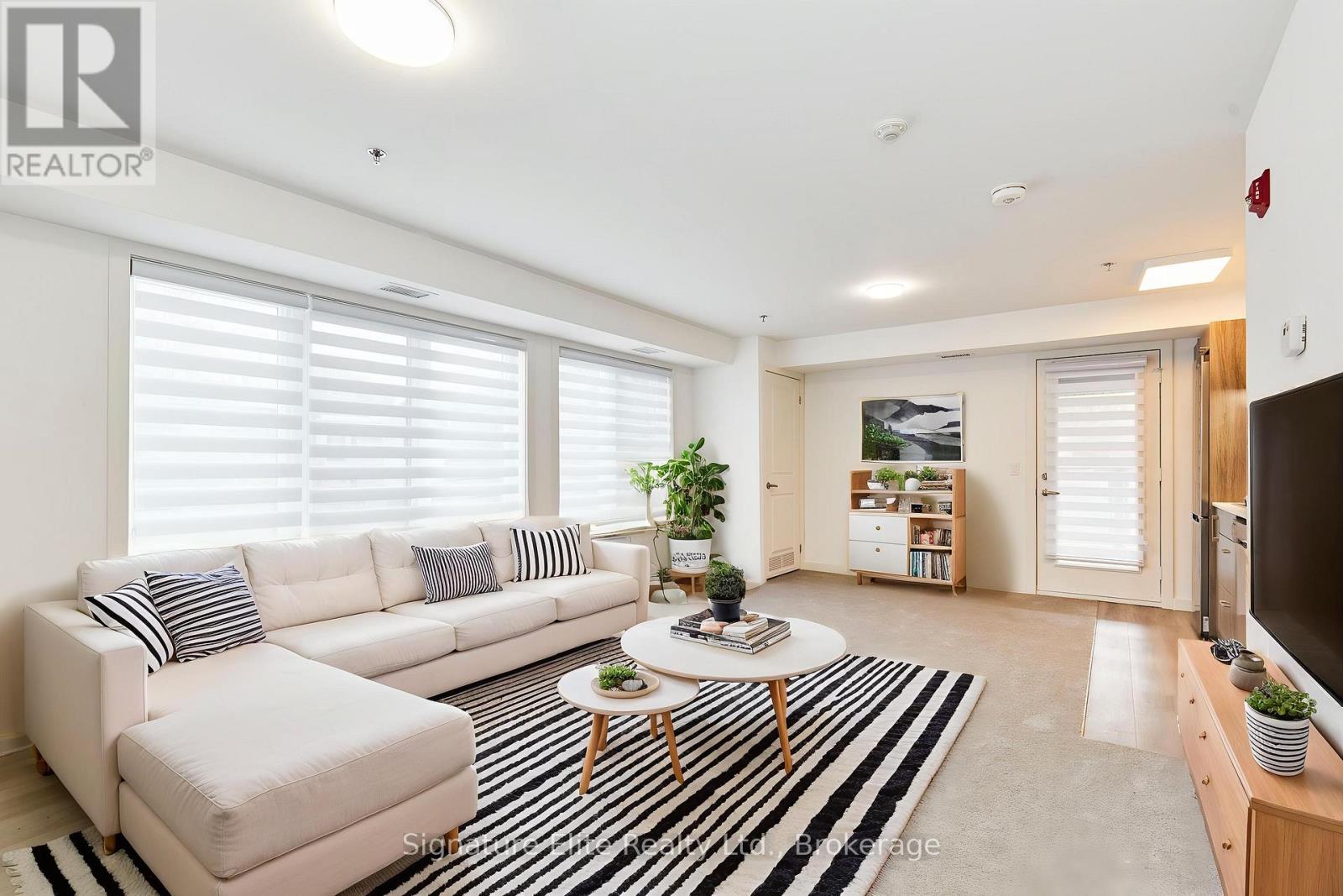 Property image for 202 - 45 CONNAUGHT AVENUE|Toronto (Greenwood-Coxwell), Ontario M4L2V8