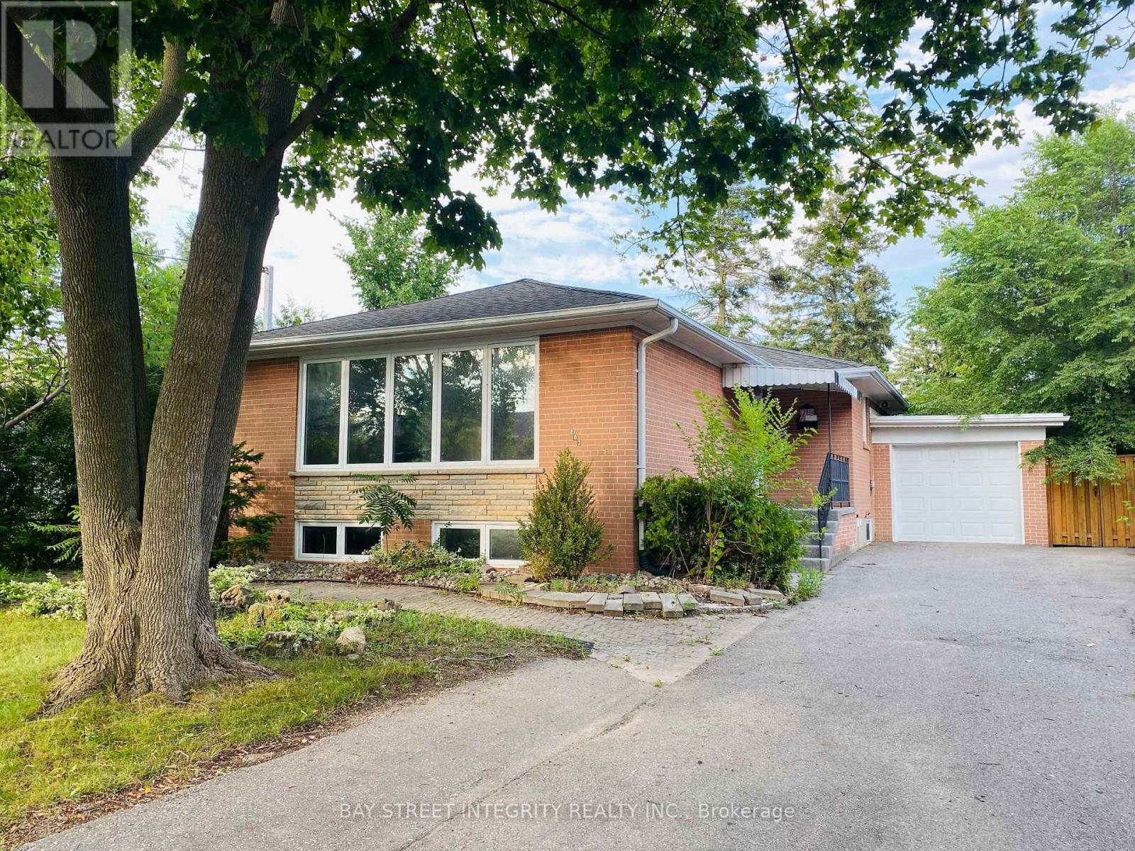 Property image for 207 MAPLE AVENUE|Richmond Hill (Harding), Ontario L4C2J4