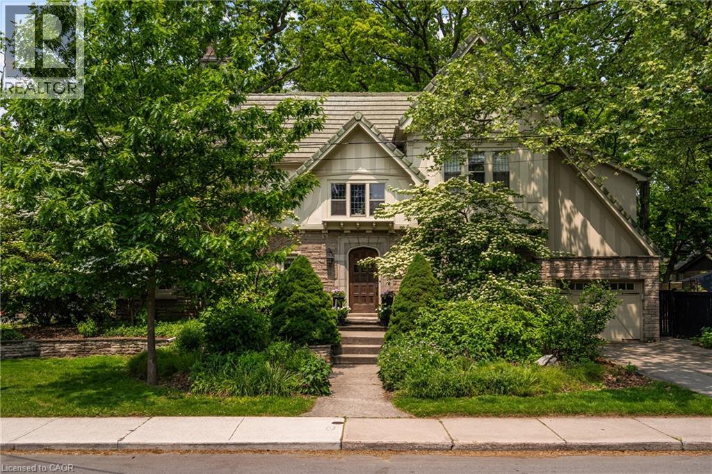 2 OAK KNOLL Drive|Hamilton, Ontario L8S4C3