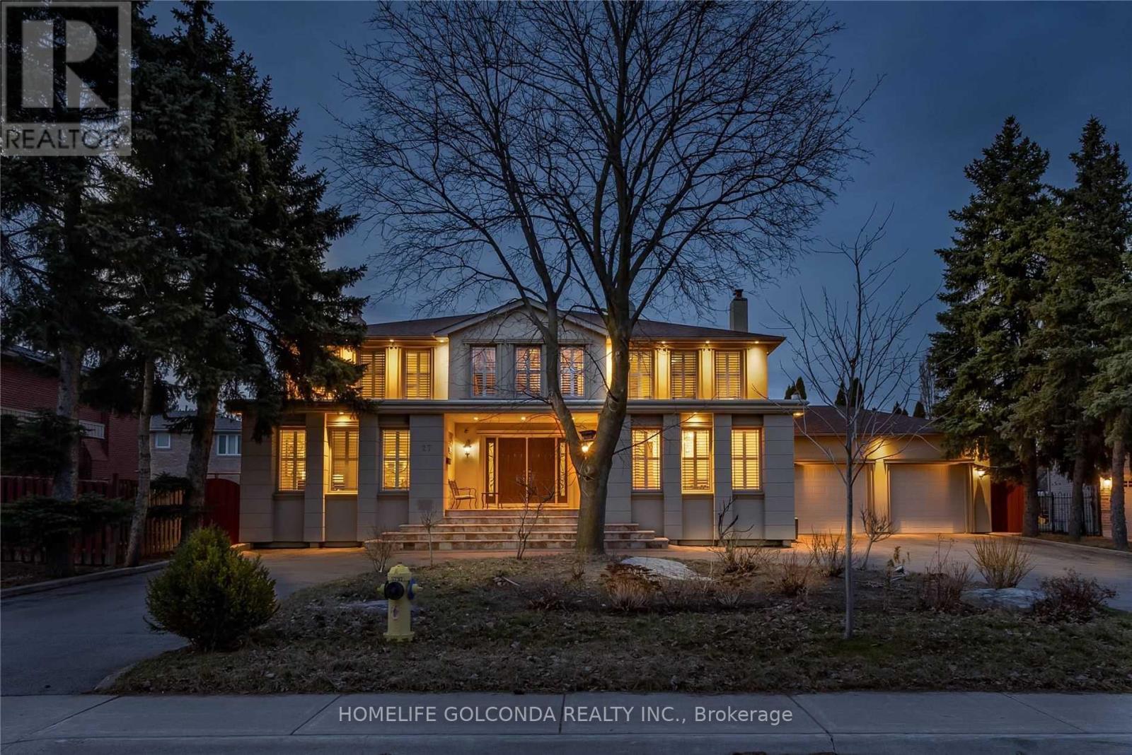 Property image for 27 DORWOOD COURT|Vaughan (Islington Woods), Ontario L4L1M9