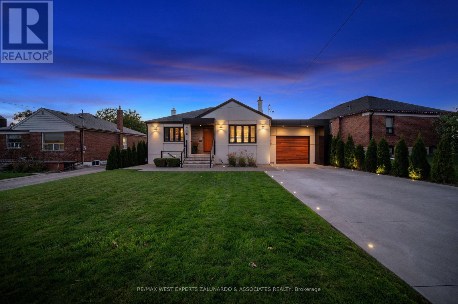 Property image for 18 SMALLWOOD DRIVE|Toronto (Downsview-Roding-CFB), Ontario M3M1K8