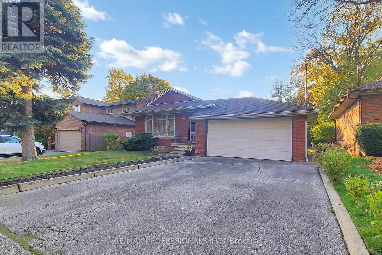 110 SHAVER AVENUE N|Toronto (Islington-City Centre West), Ontario M9B4N8