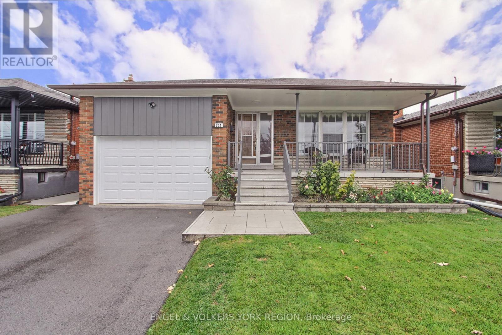Property image for 234 MAPLE LEAF DRIVE|Toronto (Rustic), Ontario M6L1P1