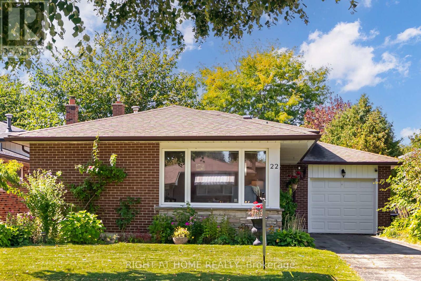 Property image for 22 RAINIER SQUARE|Toronto (L'Amoreaux), Ontario M1T2Z9