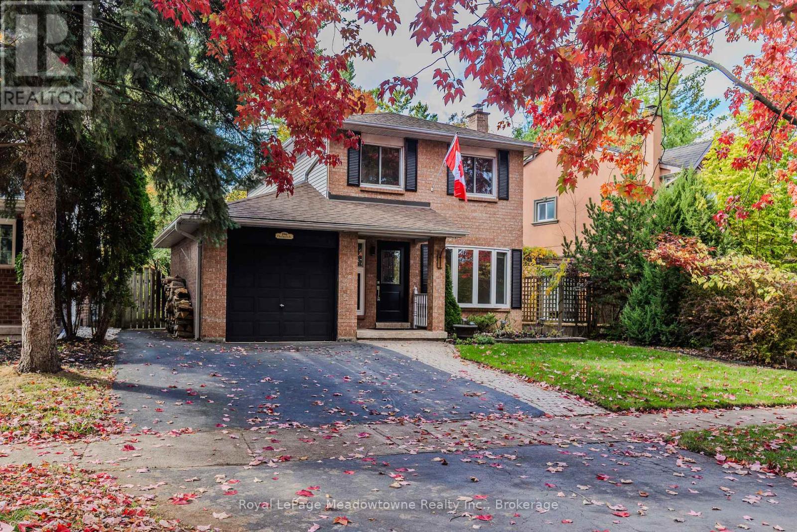Property image for 196 CHALMERS STREET|Oakville (BR Bronte), Ontario L6L5R9