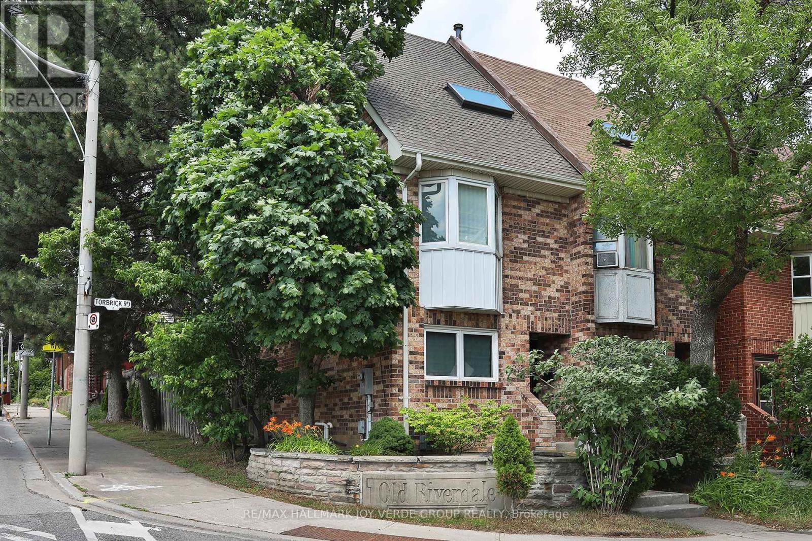 Property image for 2 TORBRICK ROAD|Toronto (Greenwood-Coxwell), Ontario M4J5A5