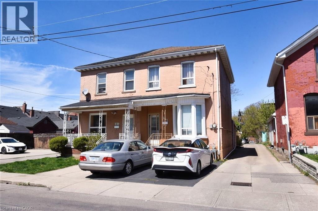 241 ROBERT Street|Hamilton, Ontario L8L2R2