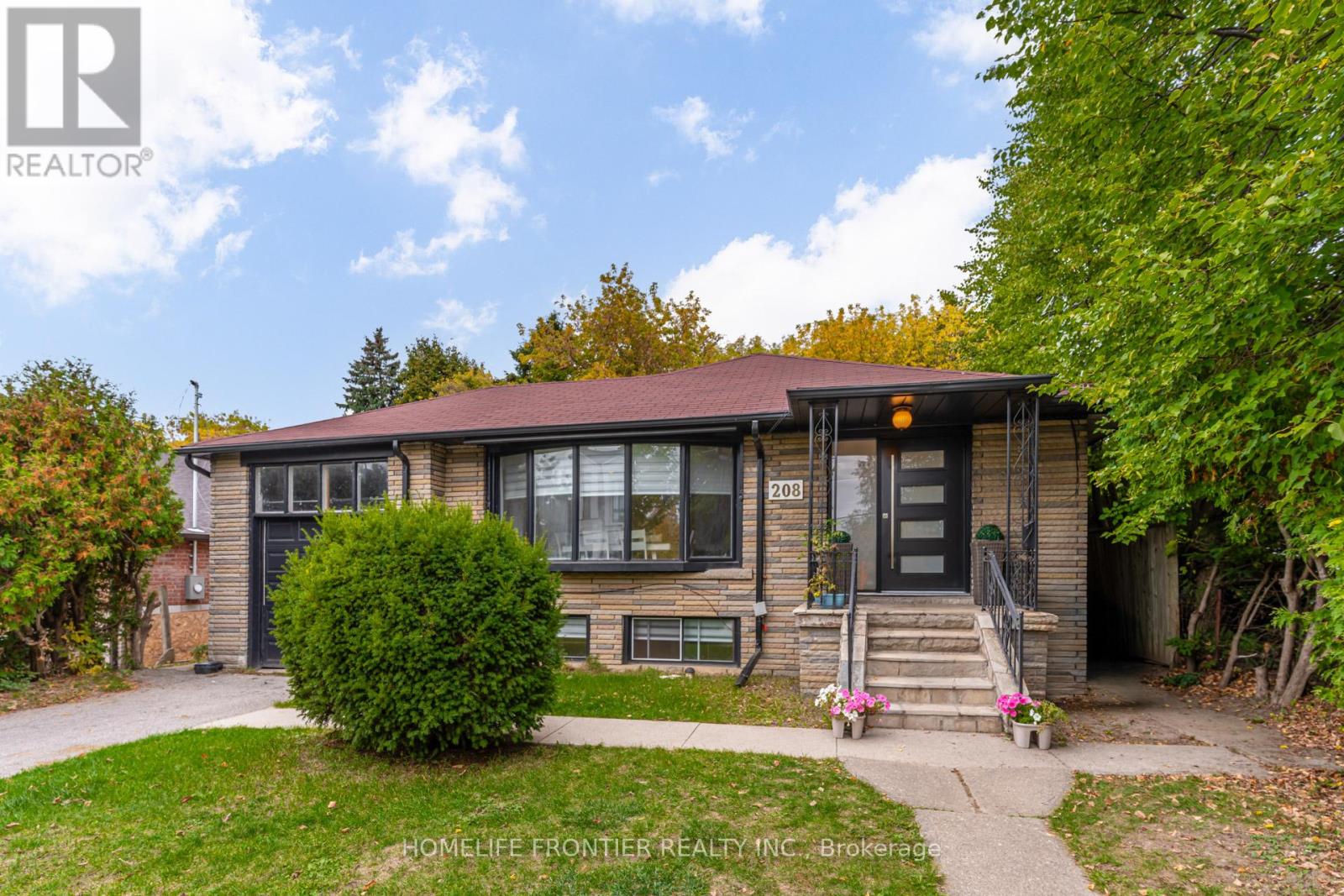 Property image for 208 BETTY ANN DRIVE|Toronto (Willowdale West), Ontario M2R1A7