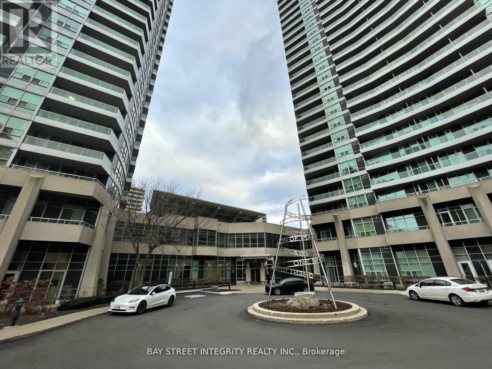 1010 - 1 ELM DRIVE|Mississauga (City Centre), Ontario L5B4M1