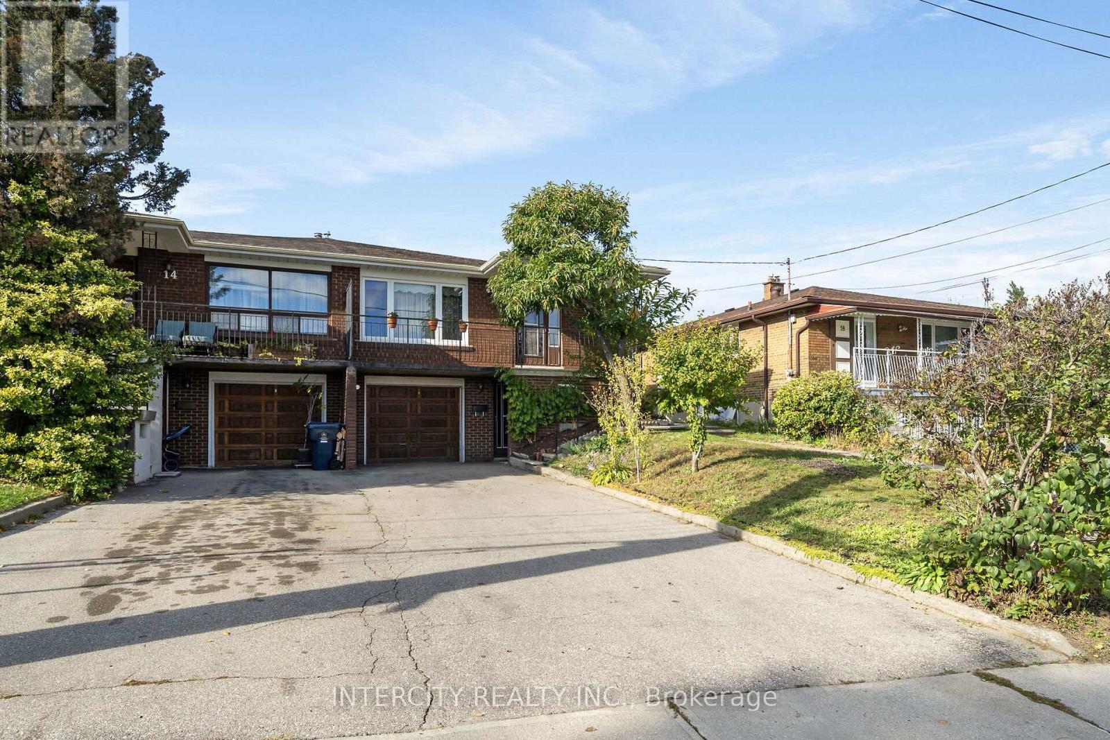 Property image for 16 SEACLIFF BOULEVARD|Toronto (Humber Summit), Ontario M9L2G4