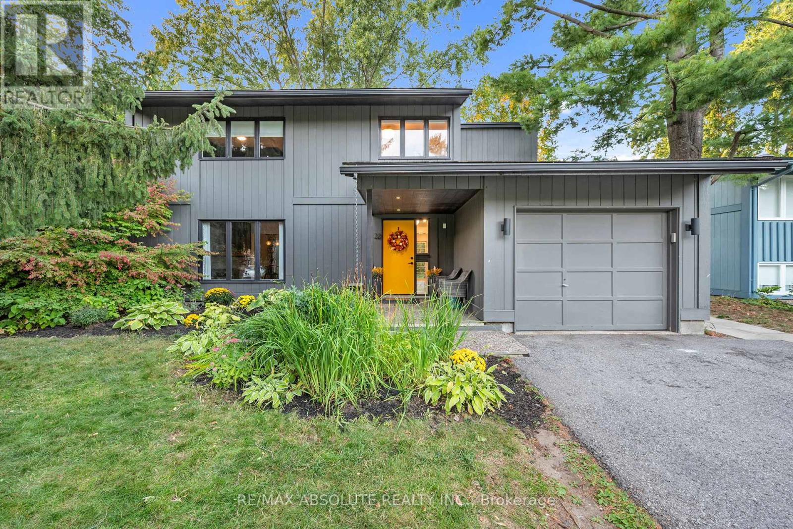 22 INUVIK CRESCENT|Ottawa, Ontario K2L1A2