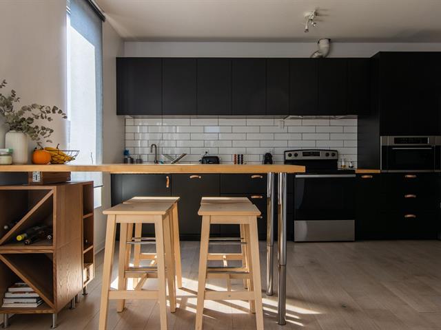 2583 Rue Ontario E.|#303|Montréal (Ville-Marie), Quebec H2K1W6