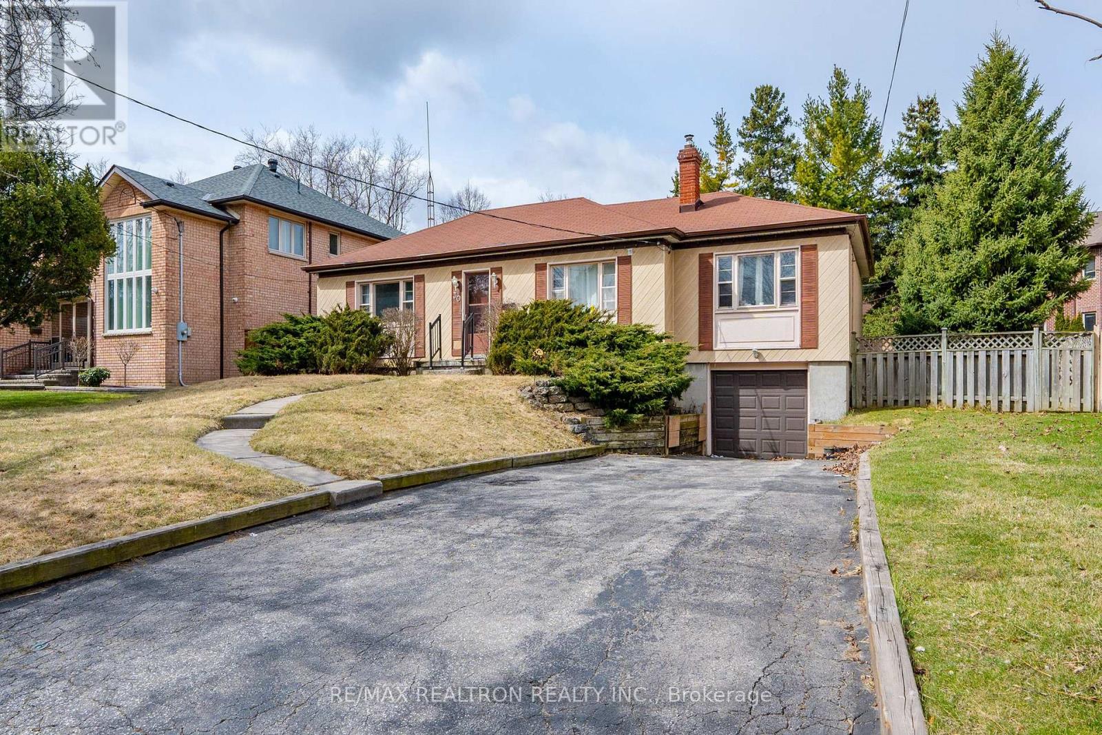 30 LAWNVIEW DRIVE|Toronto (Willowdale East), Ontario M2N5J8