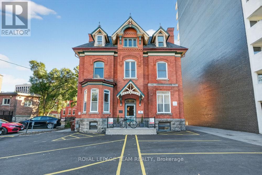 Property image for 260 SOMERSET STREET W|Ottawa, Ontario K2P0J6