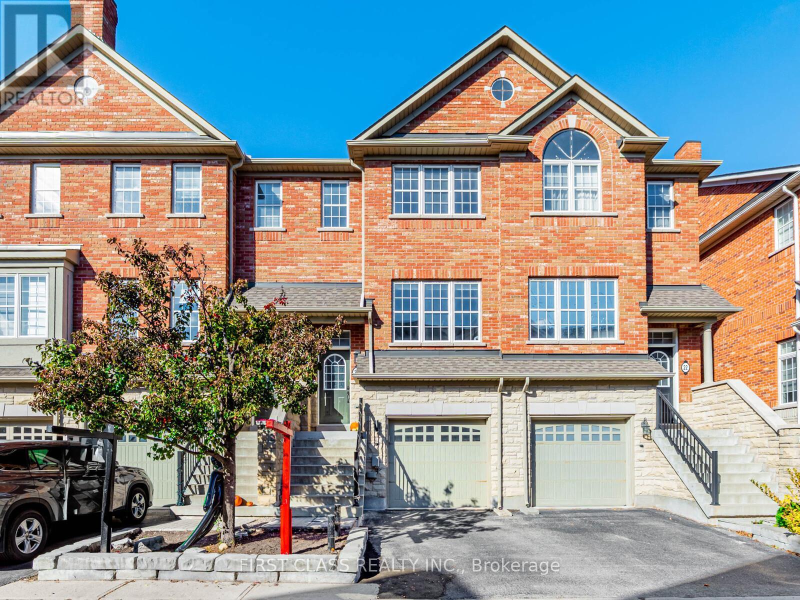 Property image for 24 GOLDEN SPRUCE LANE|Vaughan (Maple), Ontario L6A0J6