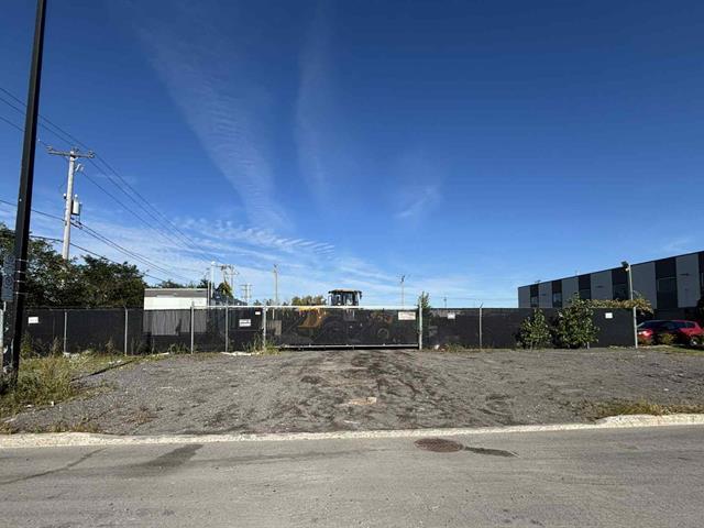 Av. Lucien-Gendron|Montréal (Rivière-des-Prairies/Pointe-aux-Trembles), Quebec H1E7A9