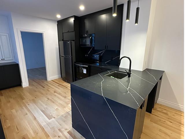 Property image for 363-369 Rue du Square-Sir-George-Étienne-Cartier|Montréal (Le Sud-Ouest), Quebec H4C3A3