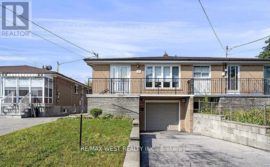 Property image for 136 DUNCANWOODS DRIVE|Toronto (Humber Summit), Ontario M9L2E1