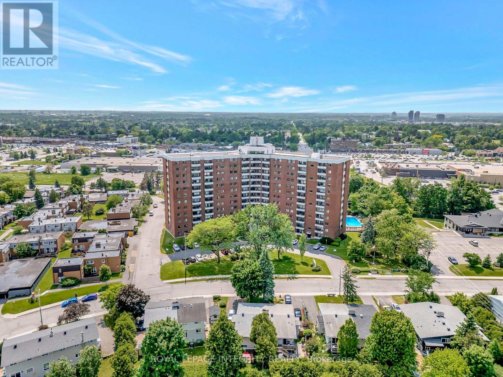 504 - 20 CHESTERTON DRIVE|Ottawa, Ontario K2E6Z7