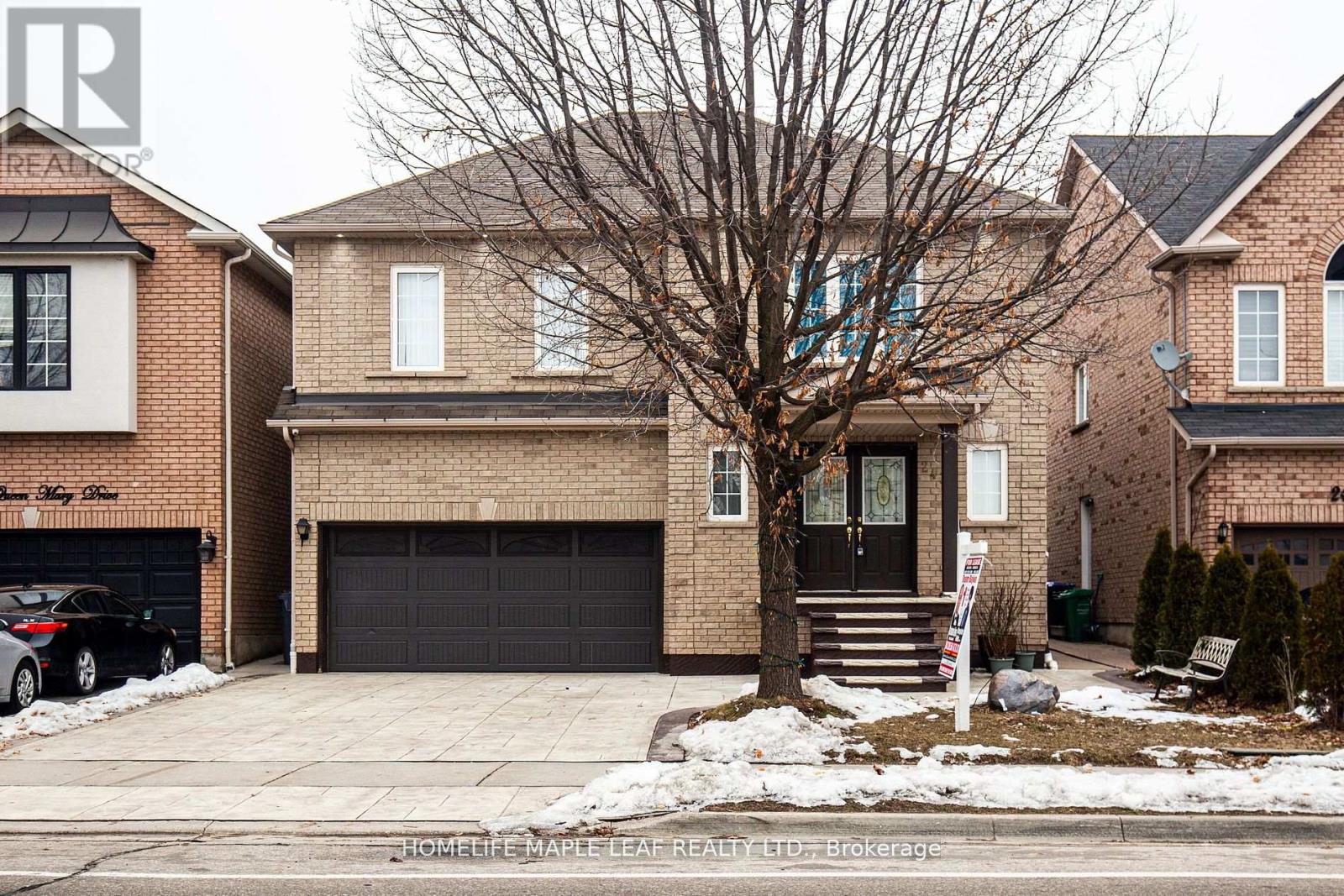 243 QUEEN MARY DRIVE|Brampton (Fletcher's Meadow), Ontario L7A3L3